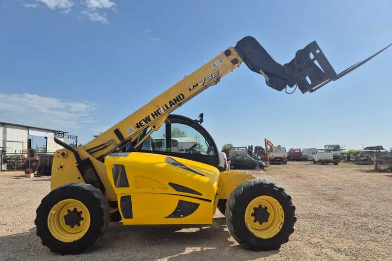 OmecoHub - Immagine NEW HOLLAND LM732